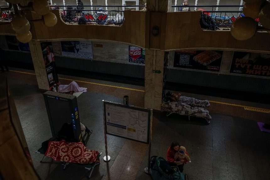 Уночі в метро Києва укривалися понад 11,5 тисяч людей