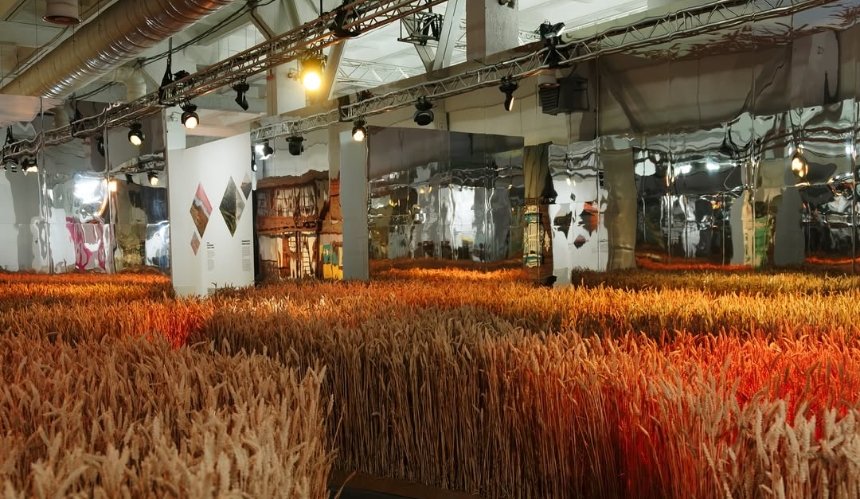 Виставку Ukraine WOW у Києві продовжили: скільки працюватиме експозиція