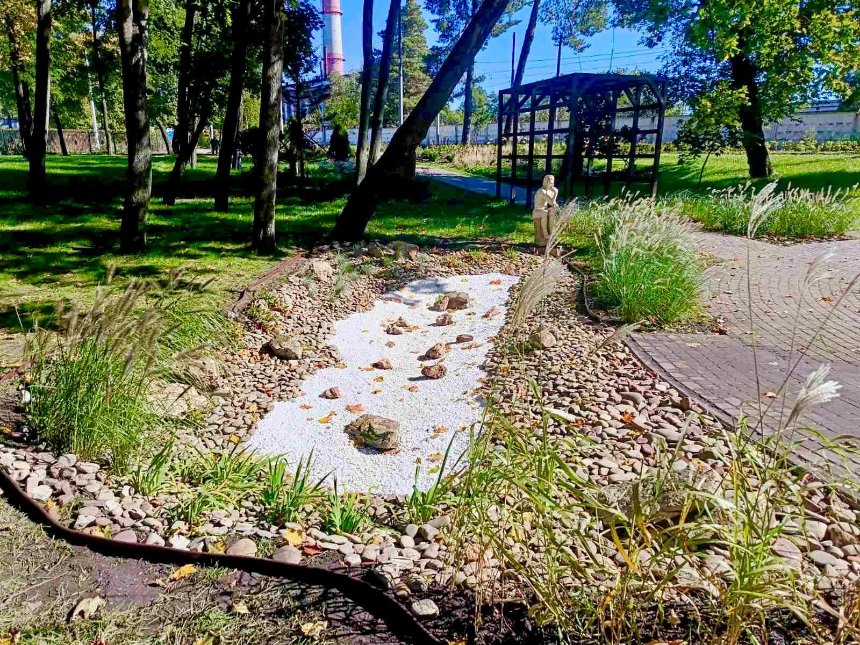 У сквері "Кусум" на ДВРЗ у Києві облаштували два дощові садки
