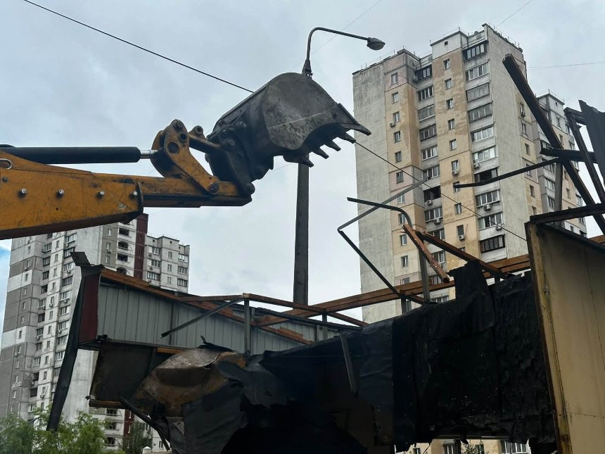 За тиждень у Києві демонтували 69 незаконних об’єктів