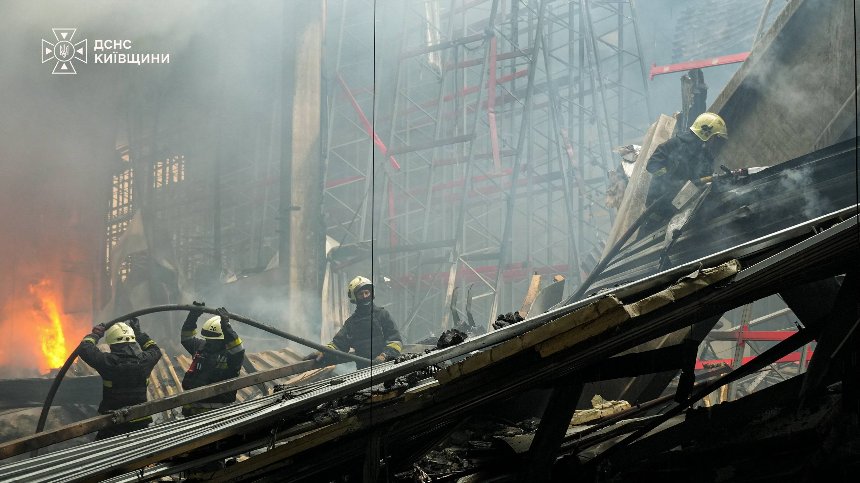 На Київщині ворожий дрон ударив по логістичному об’єкту