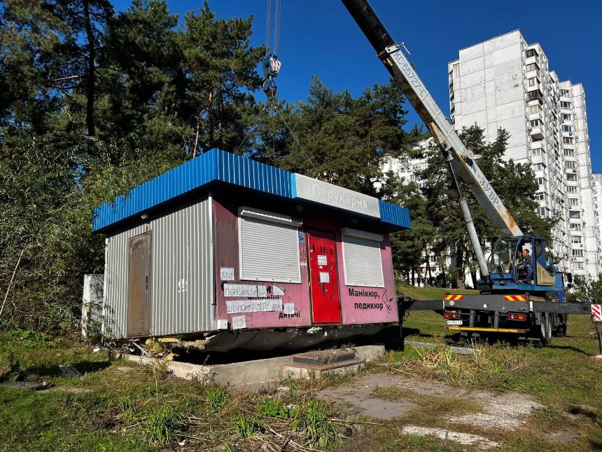 У Києві за тиждень демонтували 49 незаконних об’єктів