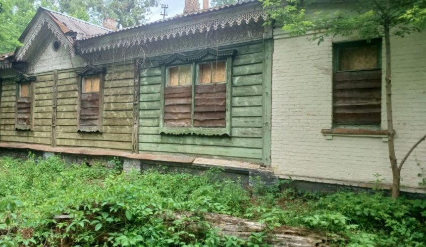 Власника столітньої дачі в Пущі-Водиці через суд змушують укласти охоронний договір: деталі