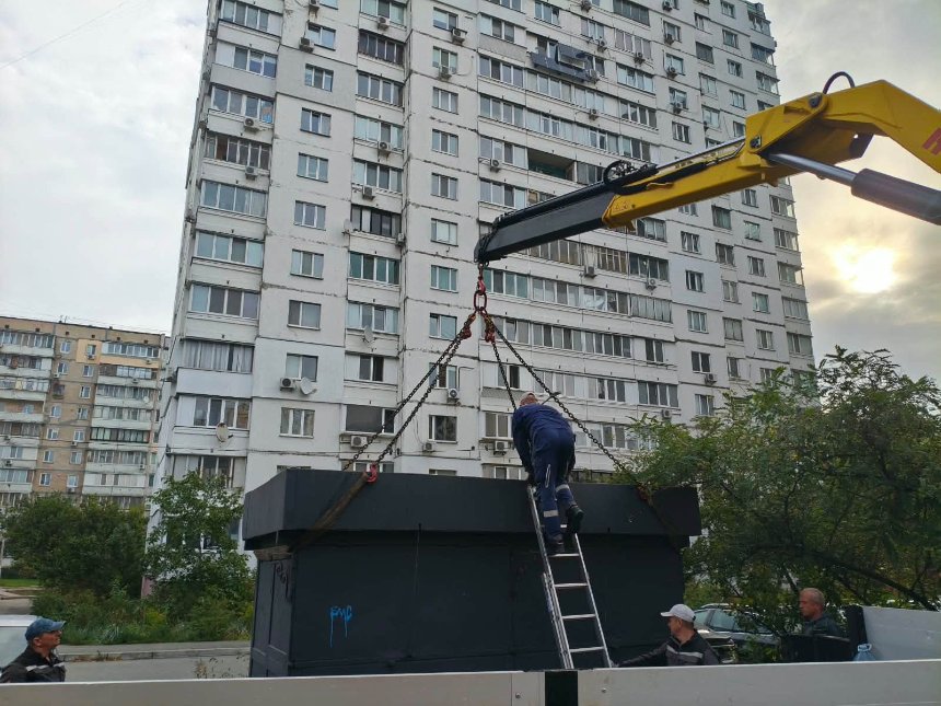 У Києві за тиждень демонтували понад 50 незаконних об’єктів