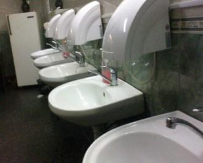 Есть билет в туалет: обзор общественных уборных центральной части Киева