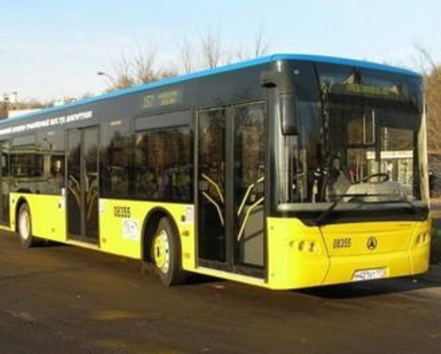 В Киеве автобусы из Троещины начали ездить по выделенной полосе
