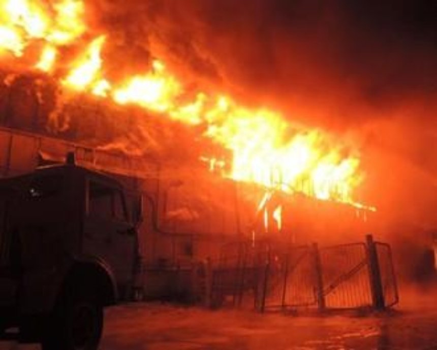 Милиция открыла производство из-за пожара возле киевской киностудии