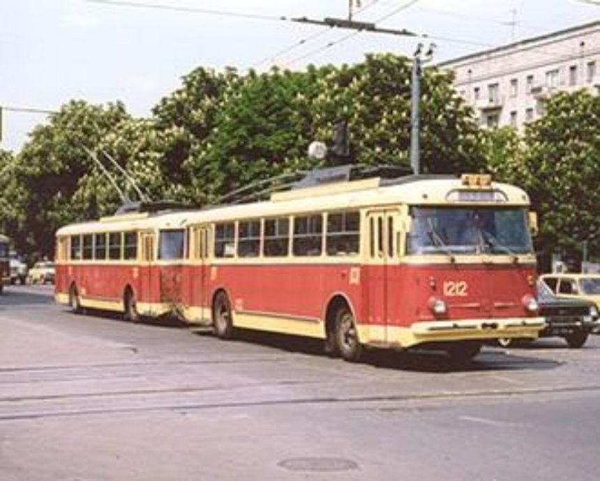 Сегодня исполнилось 80 лет киевскому троллейбусу