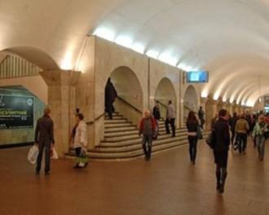 В Киеве закрыли станцию метро "Крещатик"