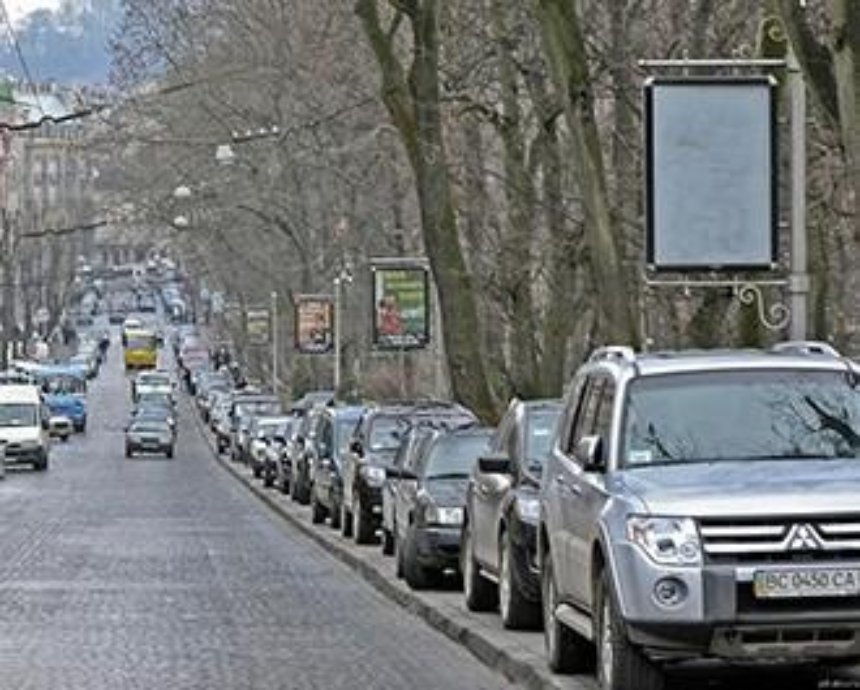 Киевляне предлагают запретить парковку на тротуарах
