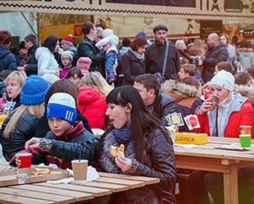 Фестиваль уличной еды отметил закрытие сезона громким грузинским застольем