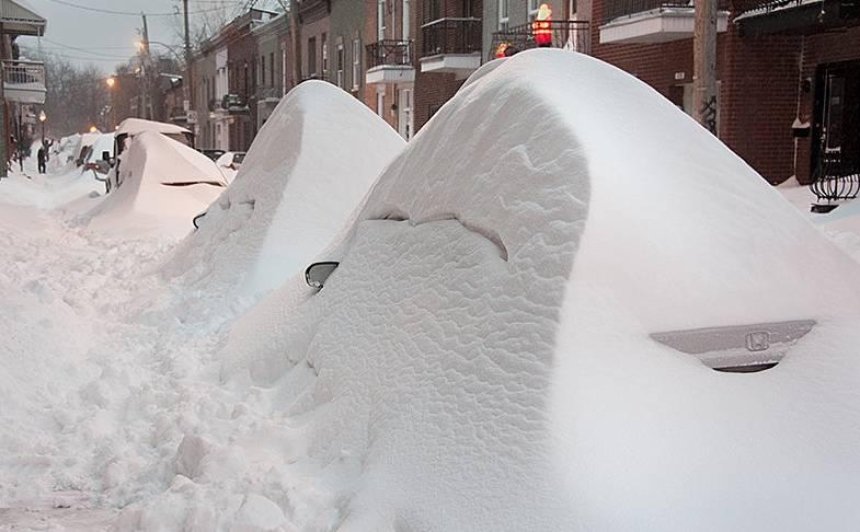 Уберут не только снег: киевлян предупредили об эвакуации припаркованные на дорогах машин