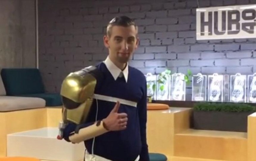 Украинец создал экзоскелет для помощи в реабилитации после травм