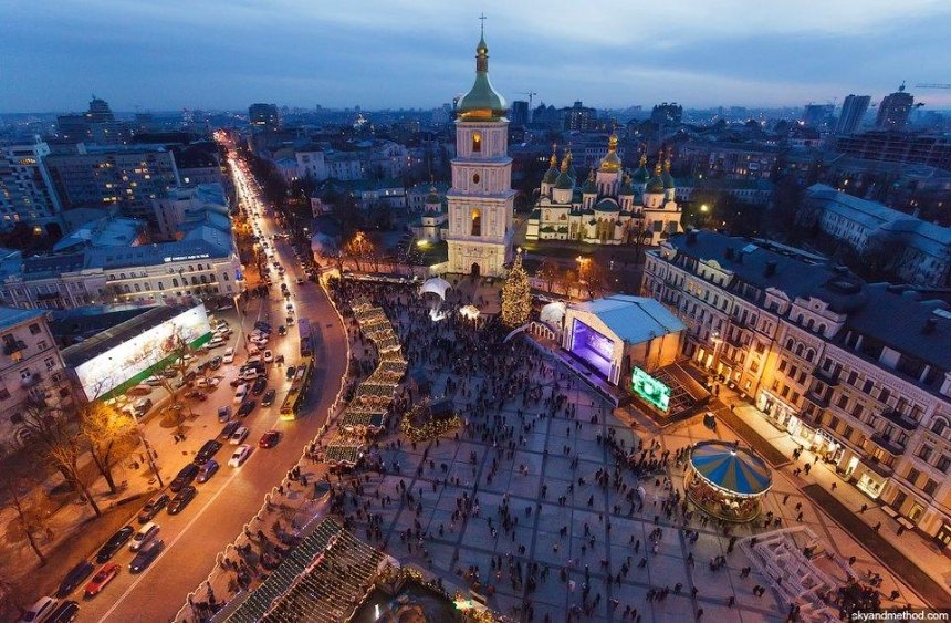 В центре Киева до конца января ограничили движение транспорта