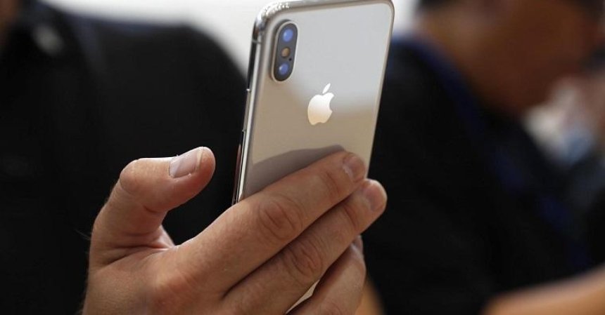Украинец пытался нелегально ввезти партию iPhone X