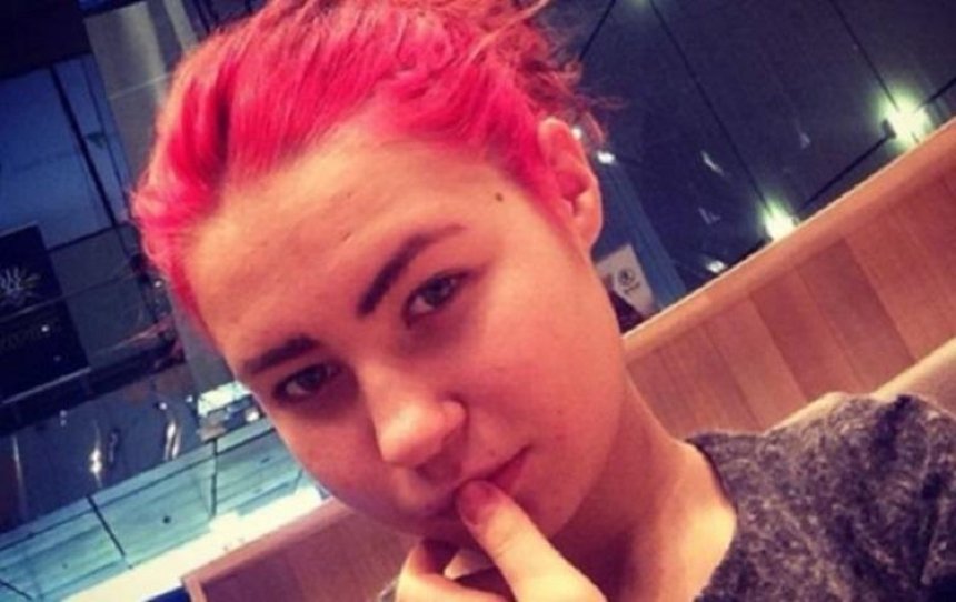 Полиция нашла пропавшую девушку с розовыми волосами