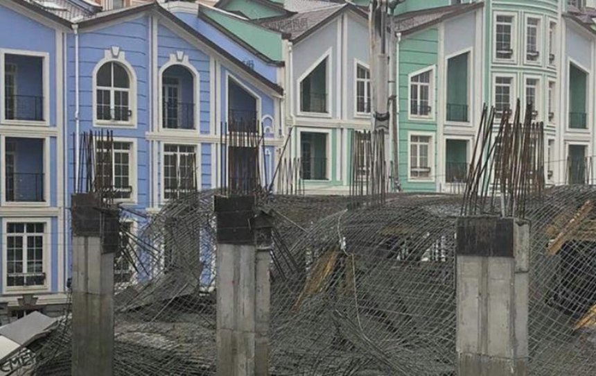 В Киеве рухнул этаж строящегося дома (фото)