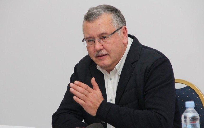 Перед пресс-конференцией Гриценко в Харькове возник скандал с местными журналистами