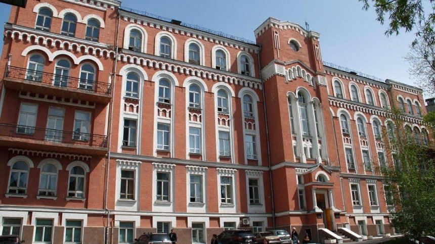 Возле Александровской больницы могут открыть мобильный госпиталь для больных COVID-19