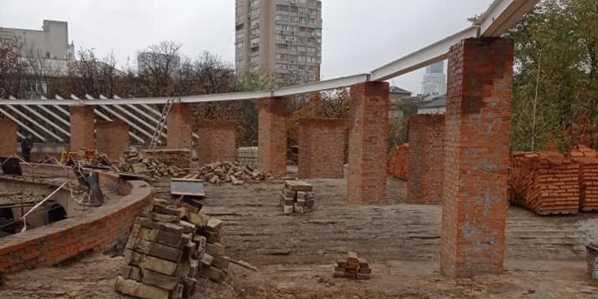 Реставрация Наводницкой башни: новую крышу обещают построить до конца 2020 года