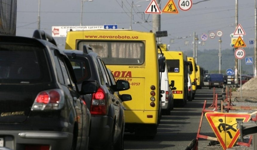 На мосту Патона и семи улицах Киева появятся полосы для общественного транспорта: где именно