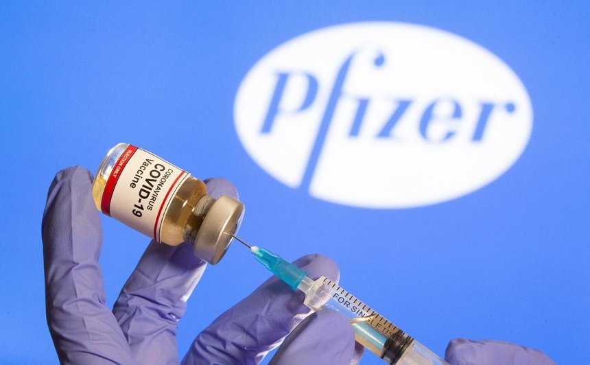 Вакцину от Pfizer доставляют чартерными рейсами в США, Германию и Бельгию