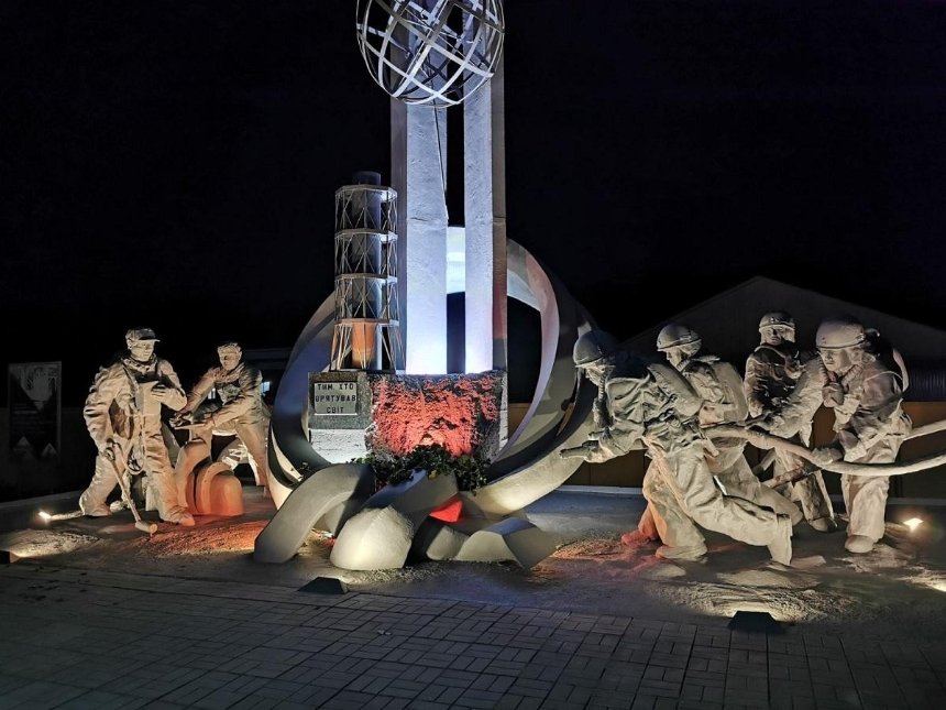 В Чернобыле обновили памятник «Тем, кто спас мир»