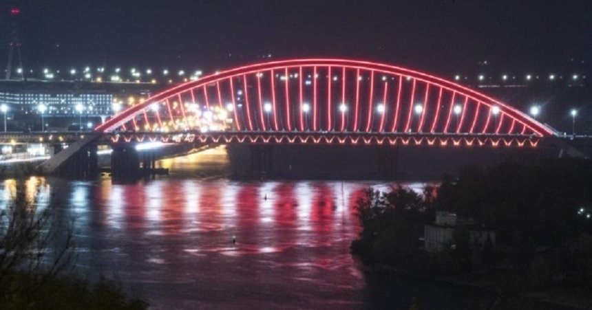 Подольский мост подсветили еще больше: как он теперь выглядит