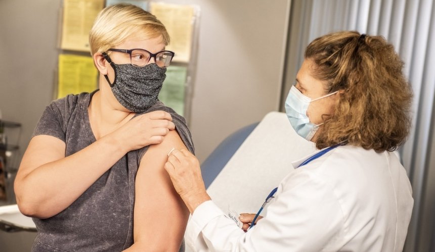 В МОЗ рассказали, сколько украинцев прошли полный курс вакцинации от COVID-19