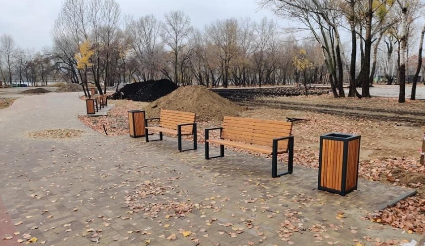 На Осокорках завершают строительство парка «Прибережный»: фото