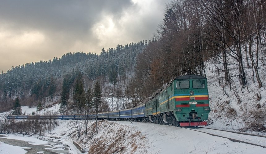 «Укрзалізниця» увеличивает количество поездов в «Буковель»: маршруты