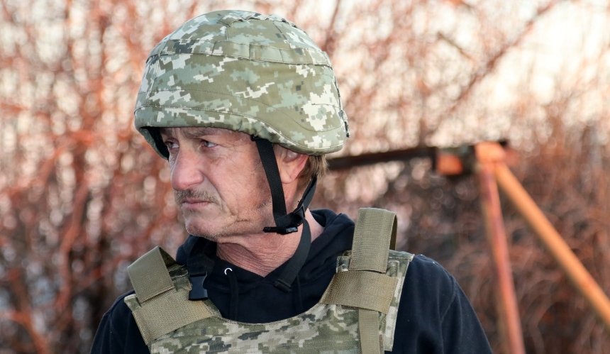 Актер Шон Пенн посетил зону ООС: он снимает фильм об Украине