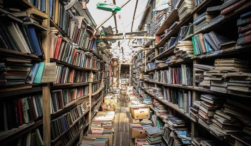 Книжный рынок на Петровке обещают не сносить, а реконструировать