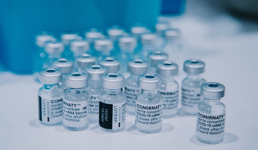 Украина подписала контракт с Pfizer на поставку COVID-вакцины до 2023 года