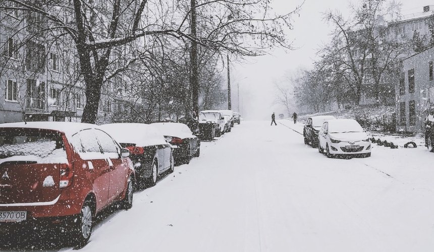 На улицах Киева будут эвакуировать авто, мешающие уборке снега