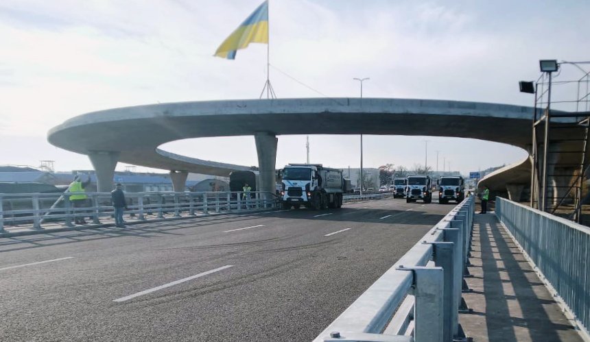 На Київщині повністю відновили міст через Житомирську трасу 