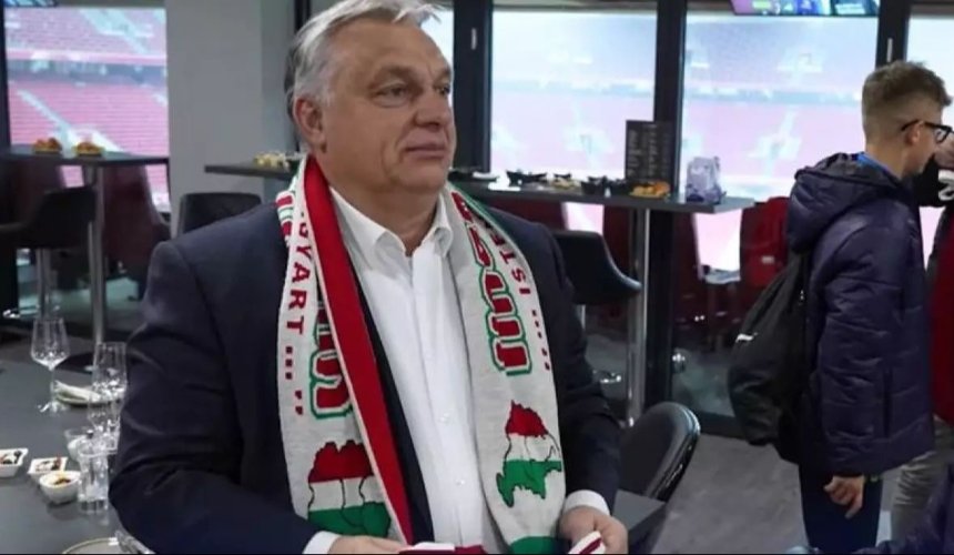 Україна вимагає вибачень за шарф угорського прем’єра Орбана