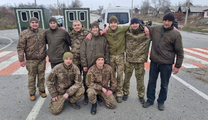 Україна повернула з російського полону ще 12 людей