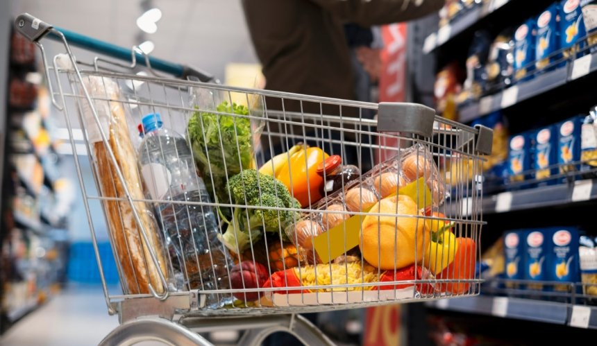 Подорожчали хліб, м’ясо та молоко: як змінилися ціни на продукти в супермаркетах наприкінці року