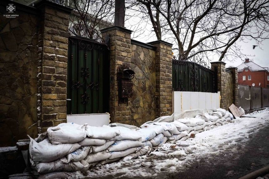 Рятувальники ліквідовують наслідки негоди