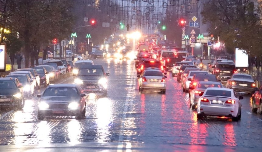 Як змінився трафік на головних напрямках вулично-дорожньої мережі Києва в жовтні 2024 року