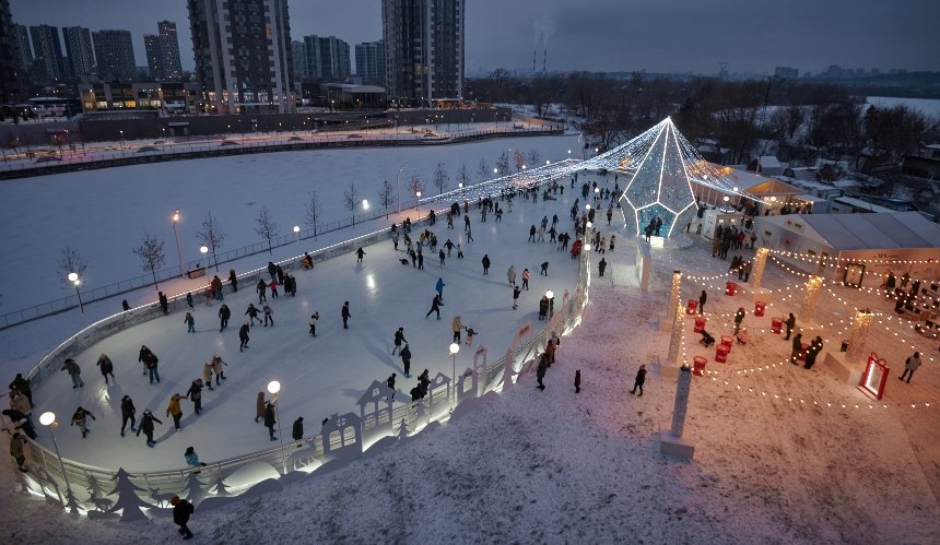 Біля River Mall відкривається "Кришталева ковзанка"