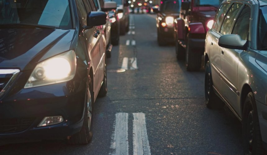 На Броварському проспекті частково обмежать рух на два тижні: схема