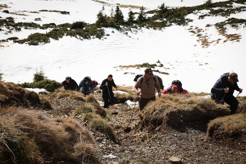 Ветерани з Київщини піднялися на Говерлу Ветерани з Київщини піднялися на Говерлу
