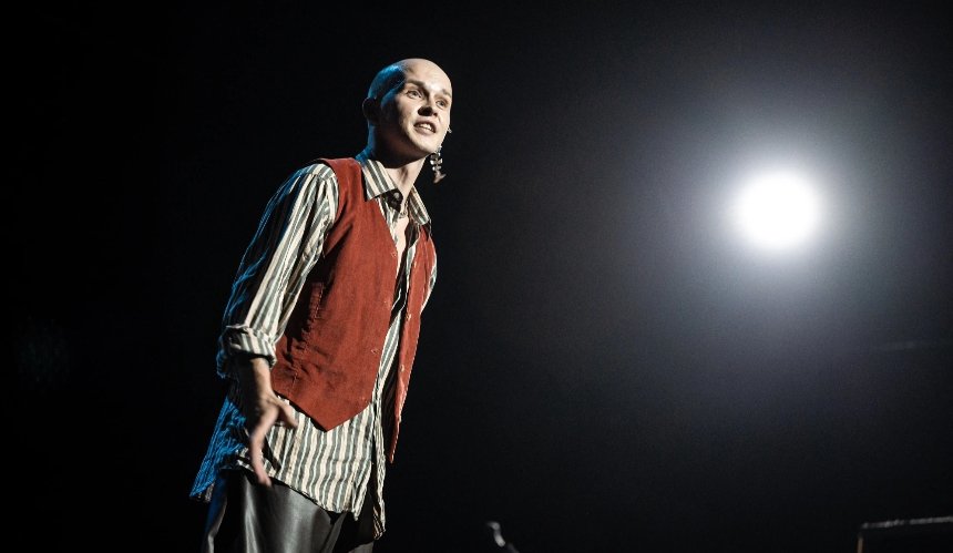 Театральні вистави, на які варто сходити у листопаді