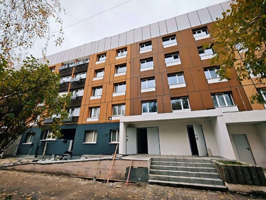 У Бородянці триває ремонт п’ятиповерхівки, зруйнованої у 2022 році У Бородянці триває ремонт п’ятиповерхівки, зруйнованої у 2022 році