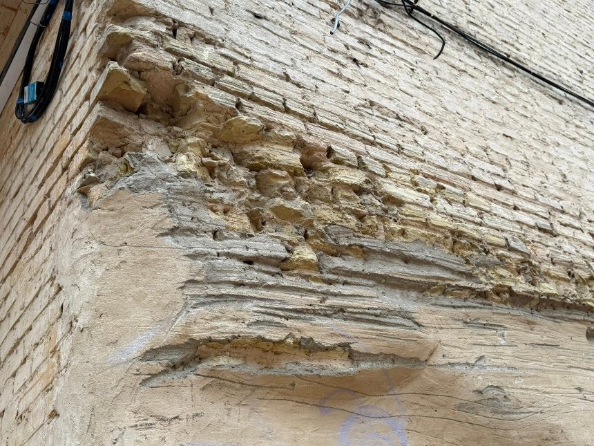 Пришвидшити руйнування могли комунальні сміттєвози