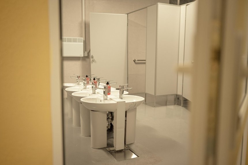 У Києві ввели в експлуатацію перше сучасне протирадіаційне укриття У Києві ввели в експлуатацію перше сучасне протирадіаційне укриття