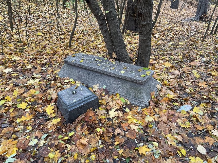 Фото: ДІАЗ "Стародавній Київ" Флорівський цвинтар на Замковій горі у Києві може стати памʼяткою культурної спадщини