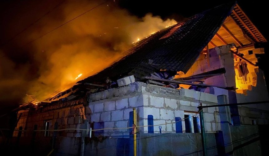 Що відомо про наслідки нічного ракетно-дронового обстрілу Київщини: фото та подробиці